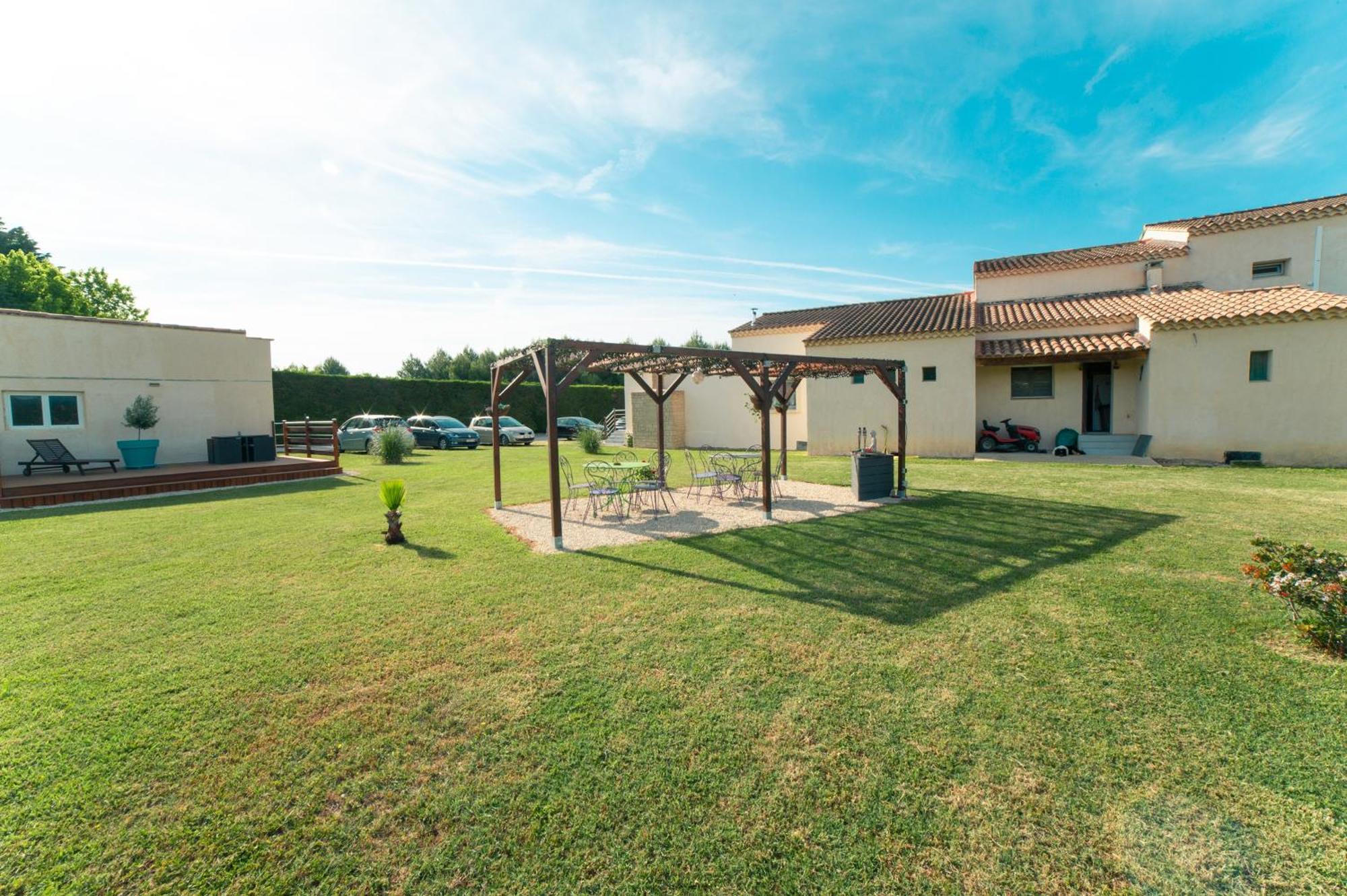 Chambres D'Hotes Le Saint Victor - Provence, Vaucluse Pernes-les-Fontaines Exterior foto